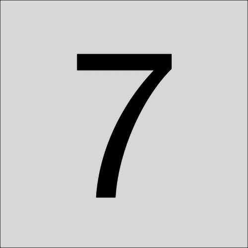 Velké černé číslo 7 vycentrované na světle šedém pozadí.