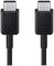 Dvě USB-C kabely s černým pouzdrem, každý s stříbrným konektorem, položené vedle sebe na bílém pozadí.