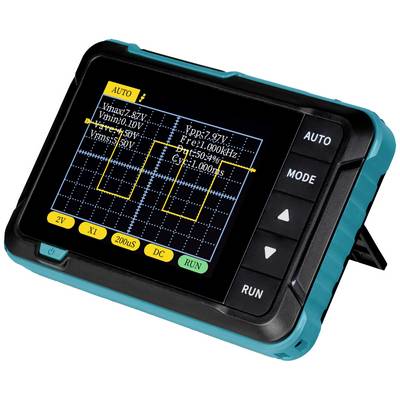 Přenosný osciloskop s displejem zobrazuje obdélníkový signál. Detaily frekvence: 1,001 kHz; napětí: 7,97 V na displeji.