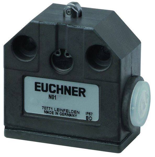 Černý, obdélníkový elektronický spínač od EUCHNER, model N01, vyrobený v Leinfeldenu, Německo, certifikovaný IP67.