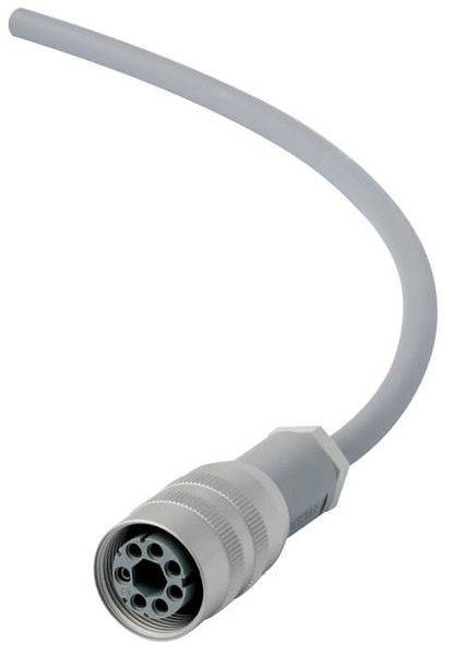 Šedý kabel zakončený kulatou, vícepólovou zástrčkou. Vhodný pro průmyslové aplikace nebo elektrická propojení.