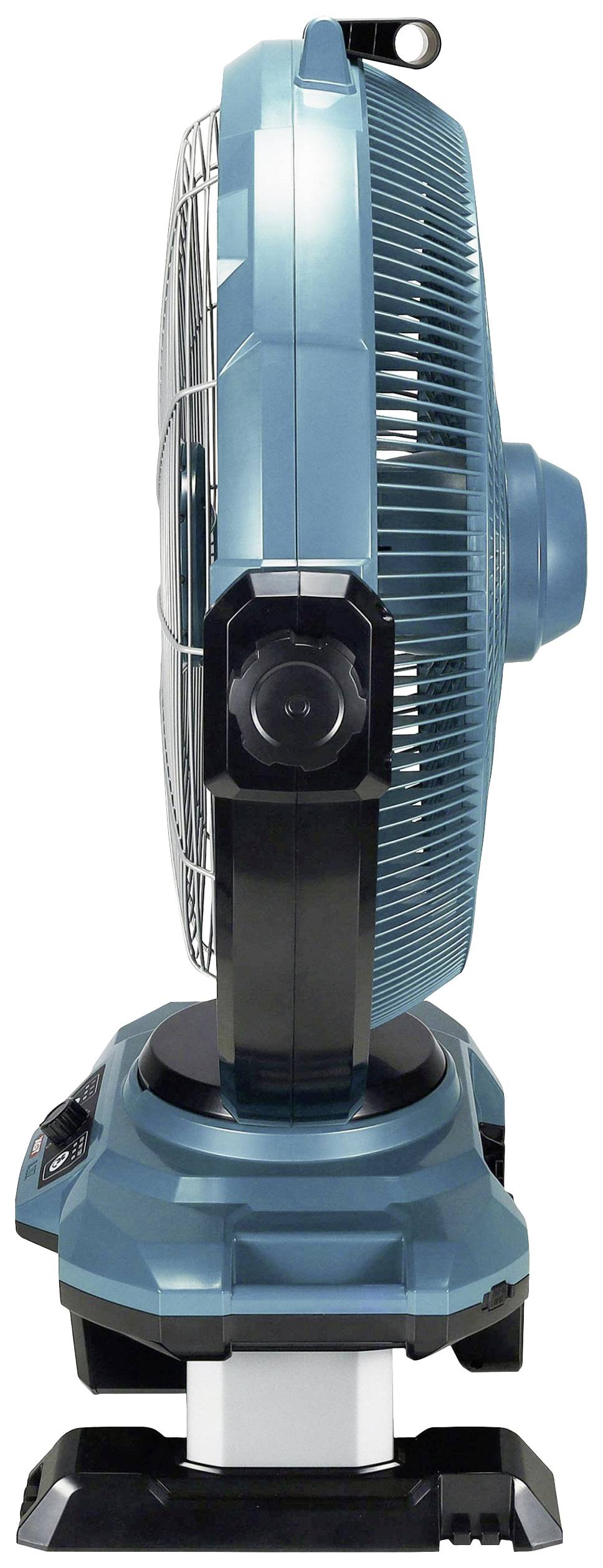 Boční pohled na modrý přenosný stolní ventilátor s černou základnou.