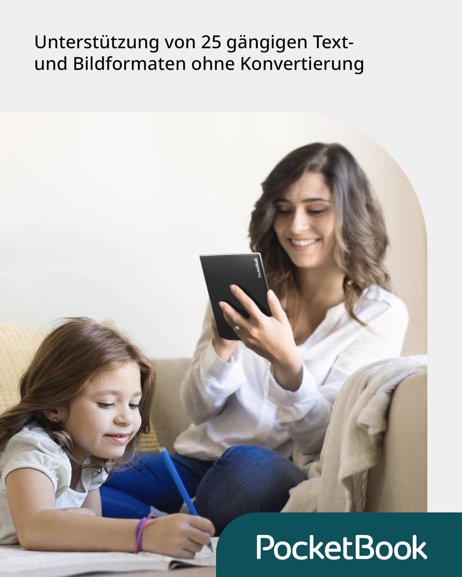 Matka čte na elektronické čtečce, zatímco dcera vedle ní maluje. Text: 'Podpora 25 běžných textových a obrazových formátů bez nutnosti konverze'.