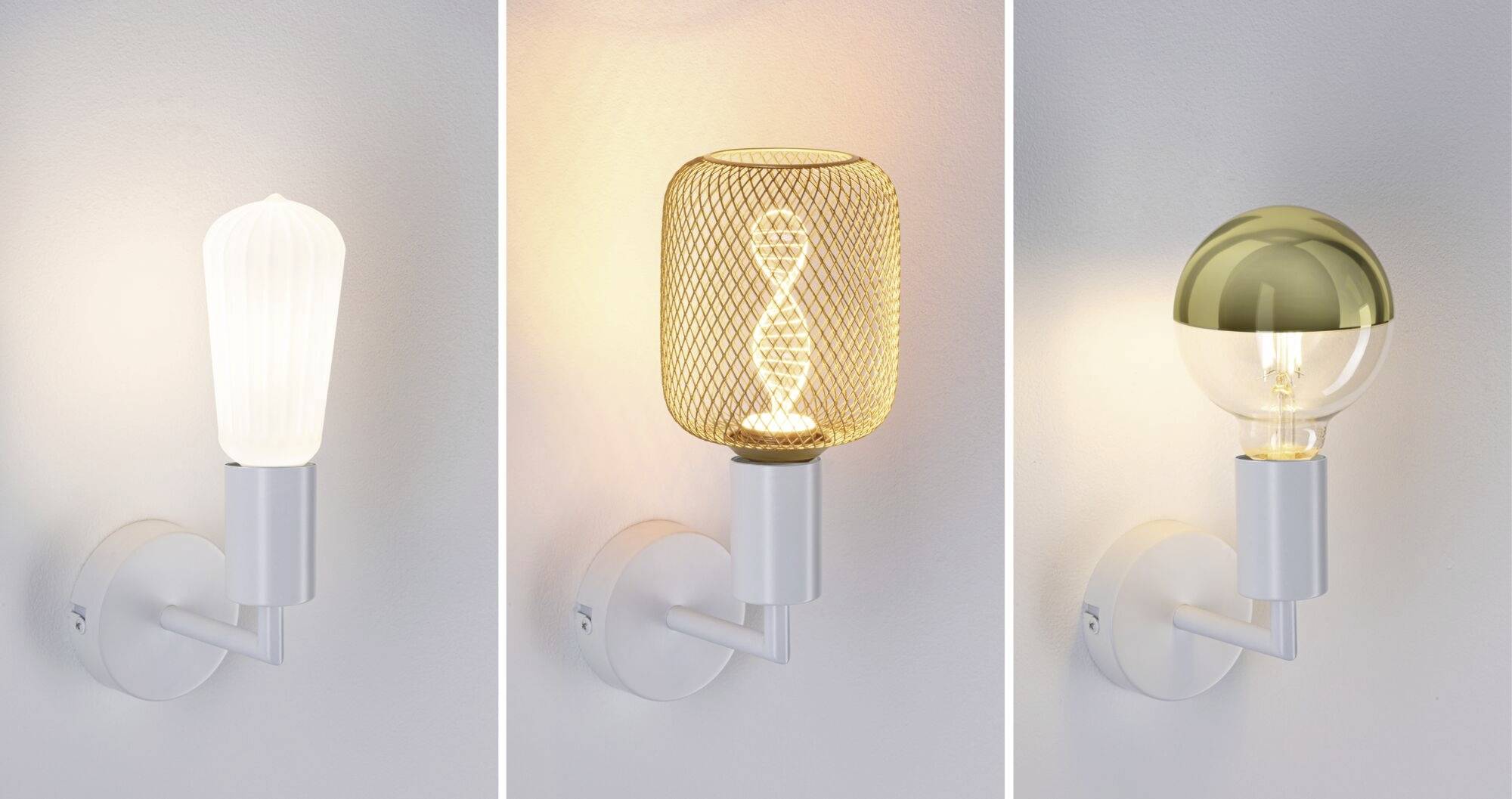 Tři elegantní nástěnné lampy s rozdílnými stínidly: vlevo vroubkované, uprostřed se síťovaným a DNA vzorem, vpravo zlatá kopule.