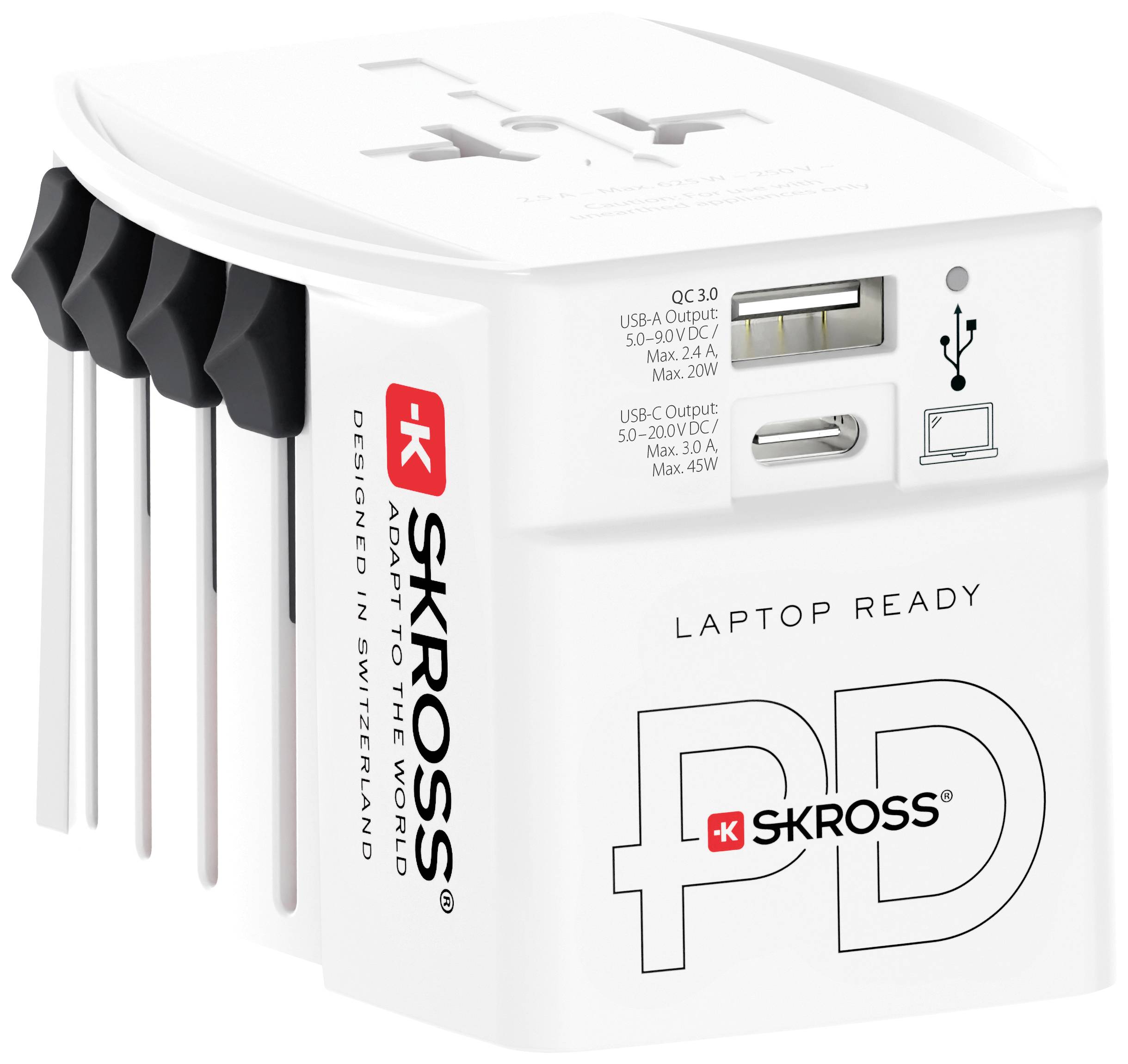 Bílý cestovní adaptér od značky SKROSS s USB-A a USB-C porty, vhodný pro různé typy zásuvek a pro laptopy.