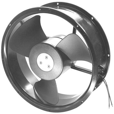 Černý ventilátor se třemi listy, kovovým rámem a elektrickým kabelem; pro průmyslové použití.