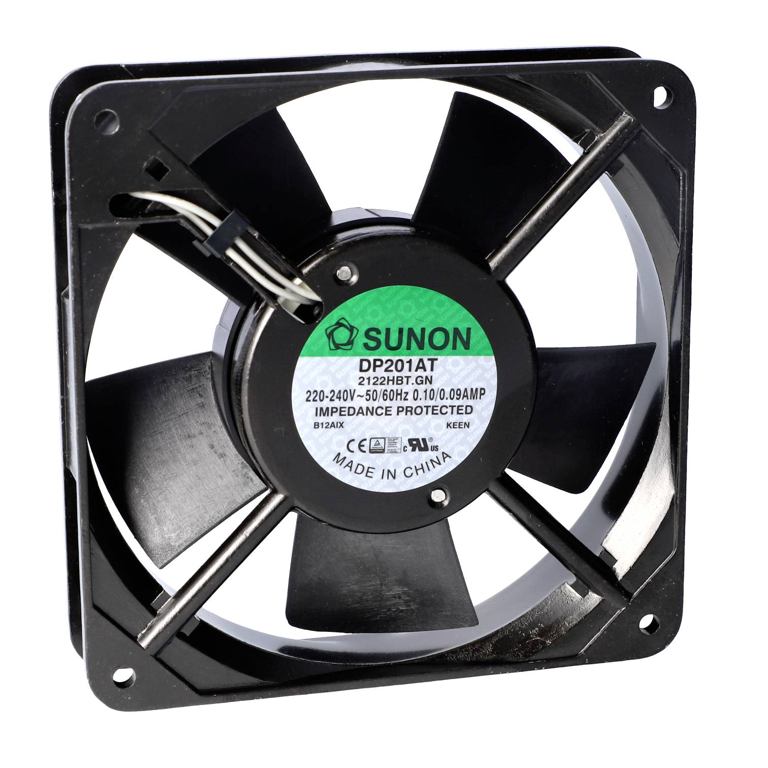 Černý ventilátor značky Sunon, model DP201AT, s údaji '220-240V~ 50/60Hz 0,10/0,09A' na štítku.