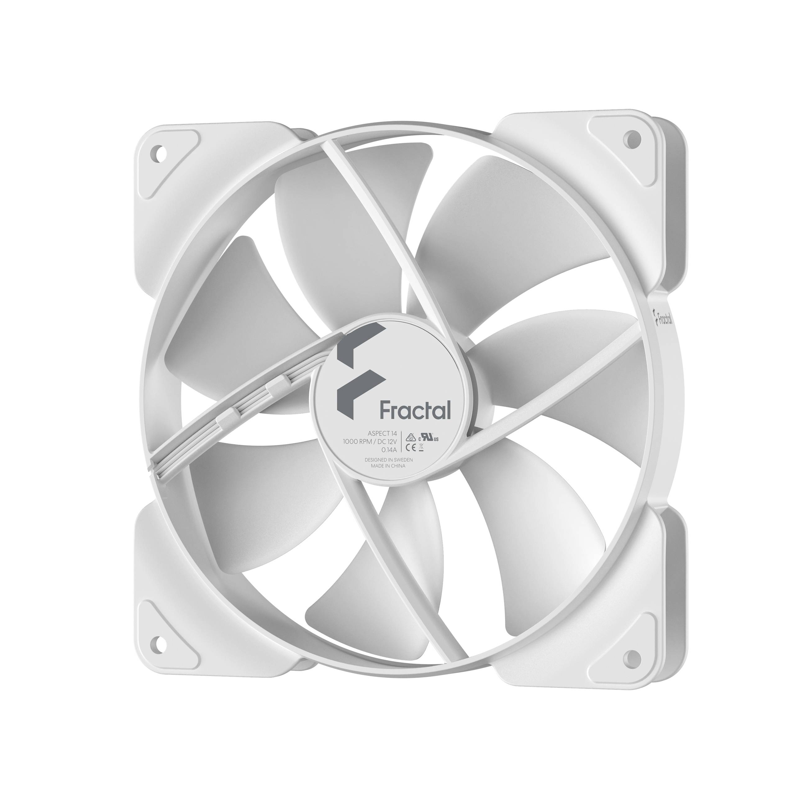 Bílý počítačový chladicí ventilátor s šesti lopatkami, centrálním logem a čtvercovým rámem, slouží k větrání elektronických zařízení.