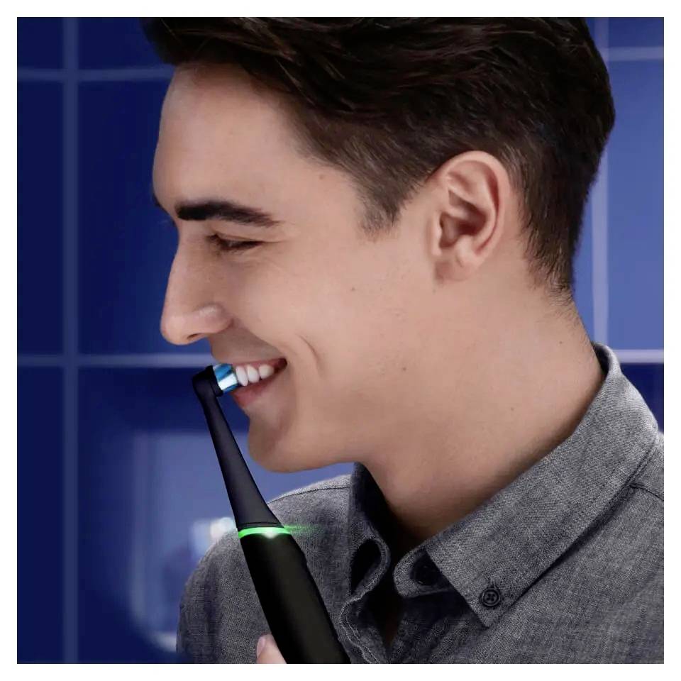 Oral-B iO Series 6 elektrický kartáček na zuby, černá, Black Lava JAS22-5