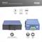 Modrý PoE ethernetový switch s osmi porty, dvěma odpojitelnými modulovými konektory a uzemněním. Značení pro funkci jednotlivých portů.