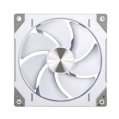 Bílý čtvercový počítačový ventilátor s osmi rotujícími lopatkami a šedými rohy, se stříbrným centrálním nábojem.