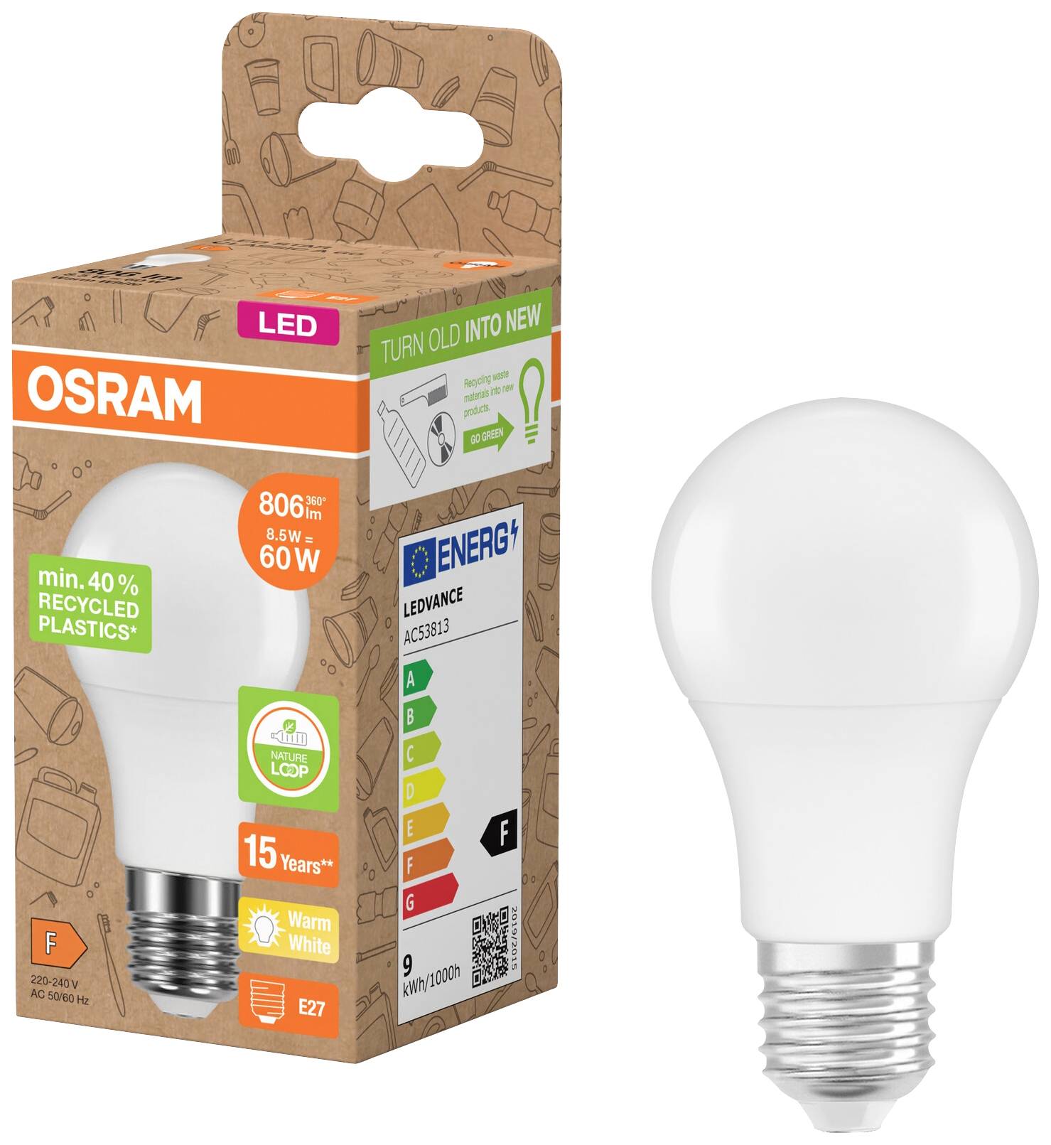 LED žárovka značky OSRAM s obalem. Poukazuje na 40 % recyklovaného plastu, svítivost 806 lm, životnost 15 let, třída energetické účinnosti F.