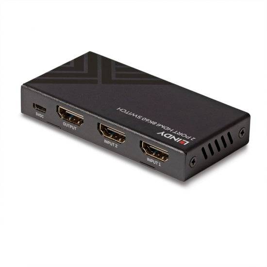 Černý HDMI přepínač se třemi vstupy a jedním výstupem, název značky viditelný nahoře.
