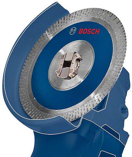 Modrá úhlová bruska se stříbrným kotoučem. Logo značky na kotouči, primárně používaná pro řezací práce.