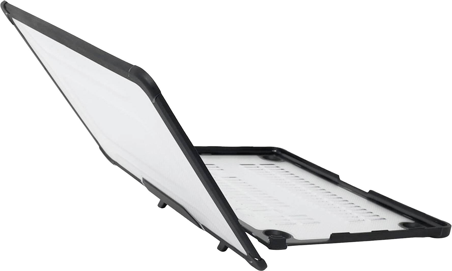 Otevřený notebook, zobrazený z boku zleva. Je uložen v černém ochranném pouzdře s bílým vnitřním prostorem.