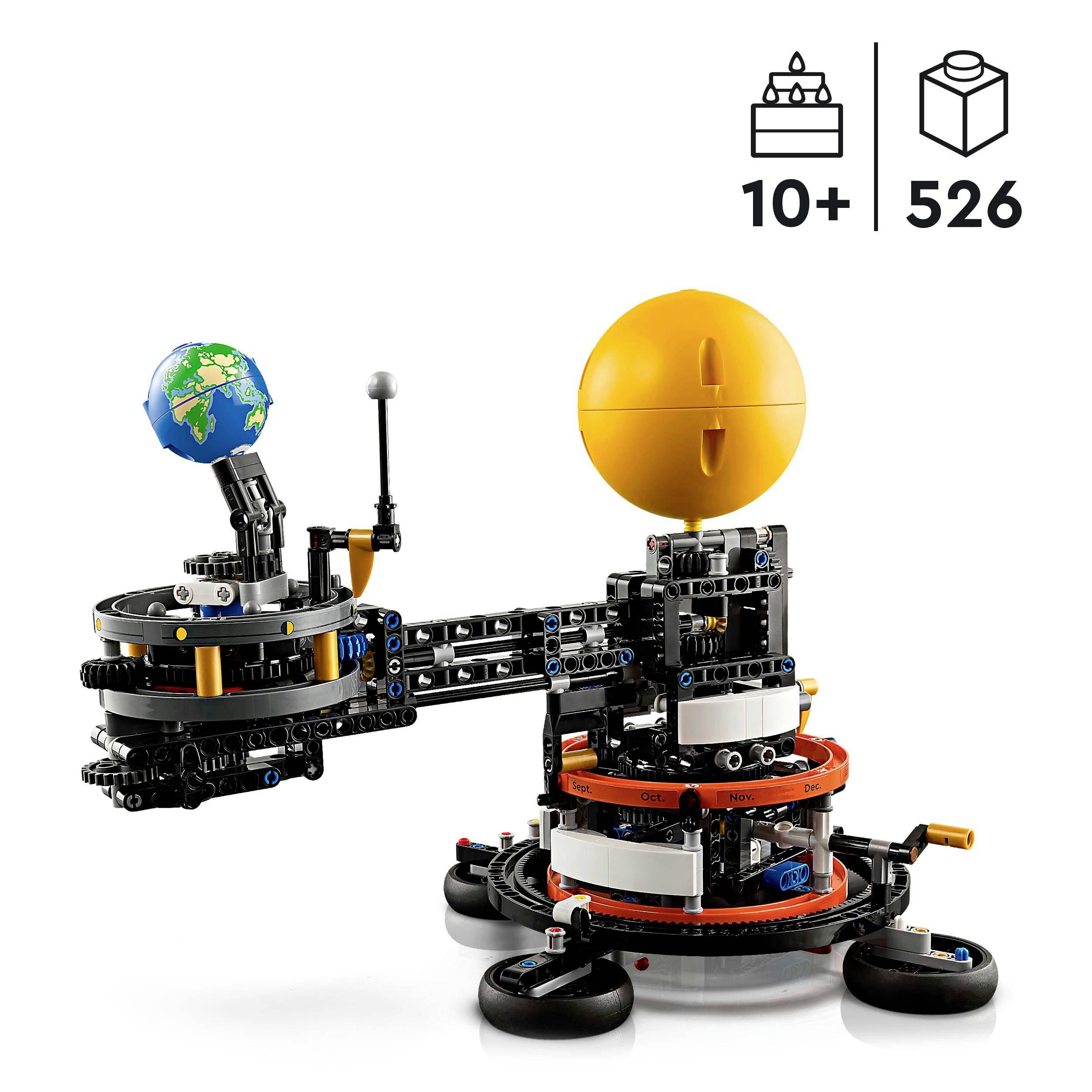 Lego sada pro stavbu modelu sluneční soustavy se Zemí a Sluncem, vhodná pro osoby starší 10 let; obsahuje 526 dílků.