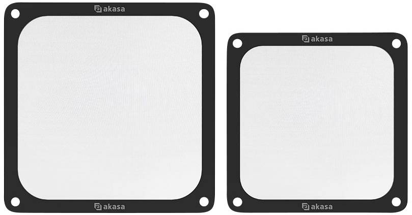Dva čtvercové ventilátorové filtry od společnosti Akasa, jeden trochu větší než druhý, oba v černém rámu s bílou mřížkou.