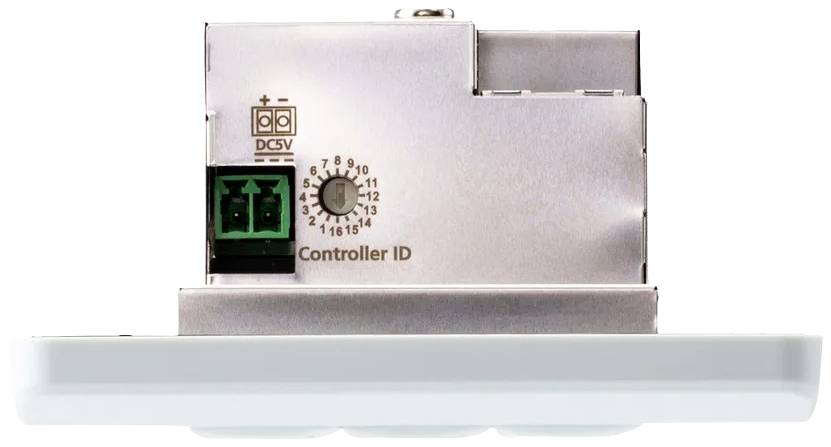 Elektronické zařízení s označením 'Controller ID' a čísly od 0 do 15. Vlevo zelený konektor.