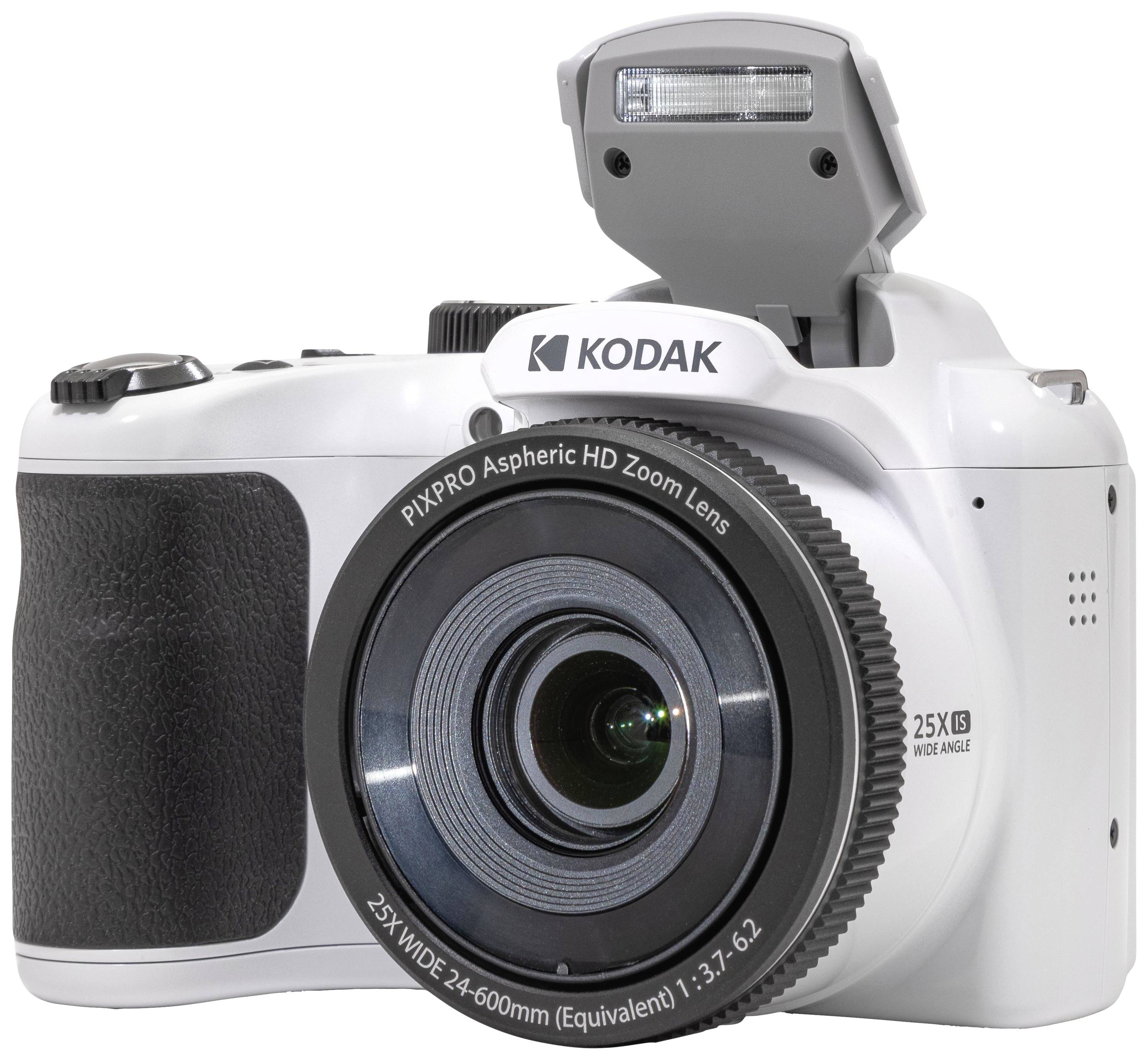 Bílý digitální fotoaparát s výklopným bleskem a 25násobným HD zoomovým objektivem.