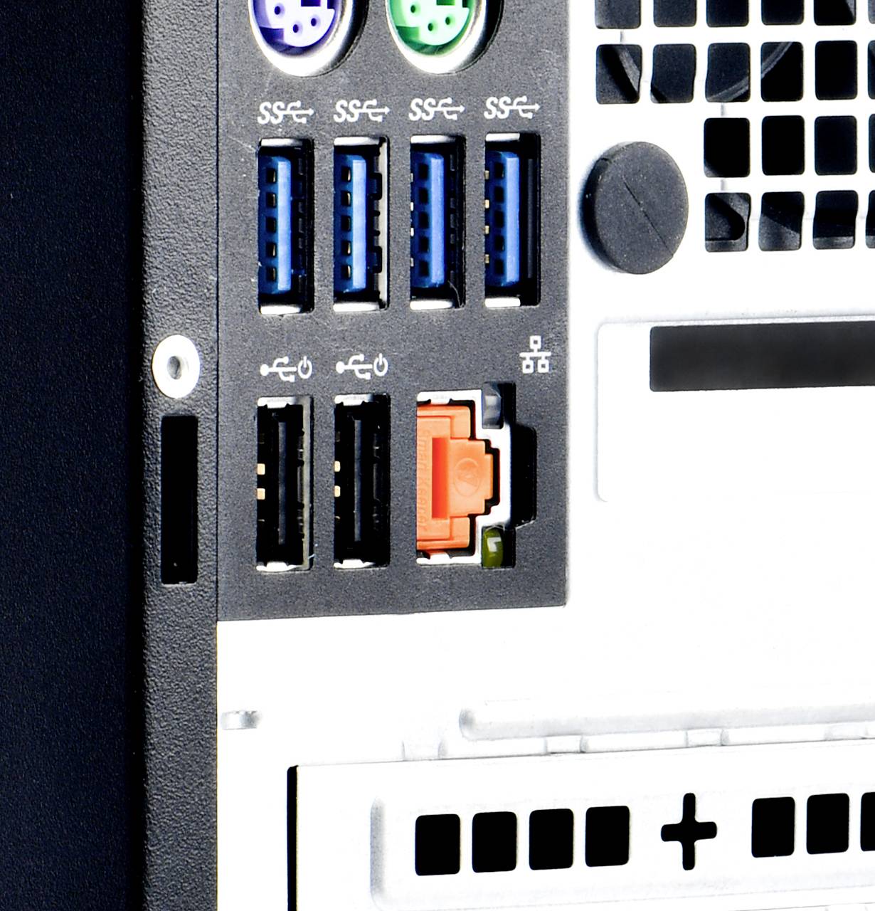 Zadní strana počítačové skříně s různými porty včetně USB, HDMI a audio. Zobrazuje technické detaily a možnosti připojení.