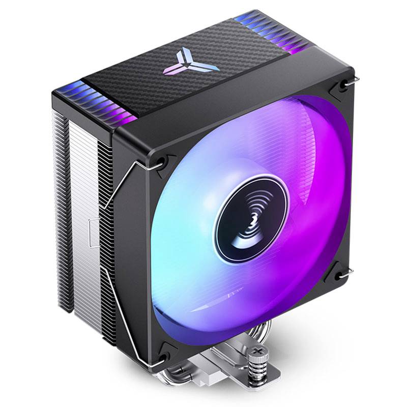 Počítačový ventilátor s RGB podsvícením, namontovaný na chladiči. Zařízení je vestavěno do kovového krytu.