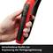 Ruka drží rukověť vysavače s nápisem 'BOOST'. Text: 'Různé stupně pro přizpůsobení čisticího výkonu'.