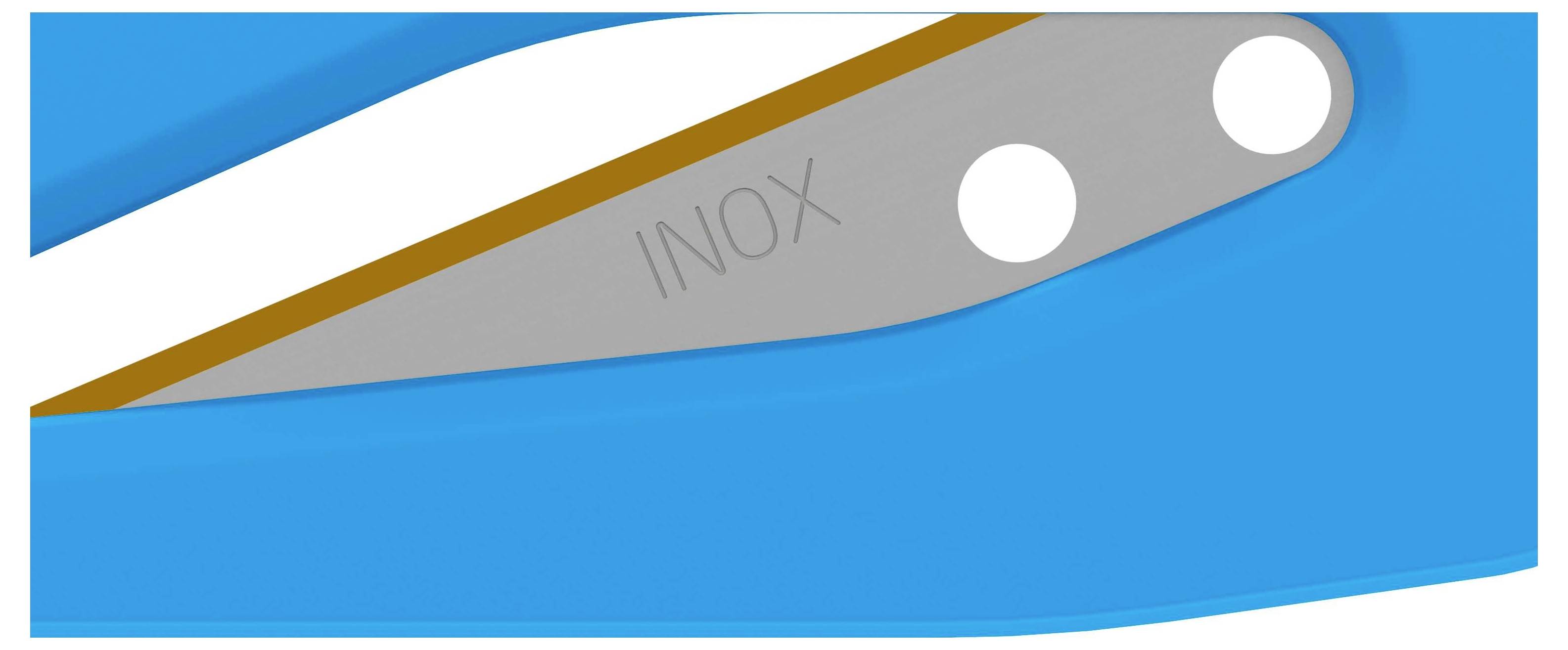 Detailní záběr nůžek s modrým držadlem a stříbrnou čepelí. Na čepeli je gravírováno slovo 'INOX'.
