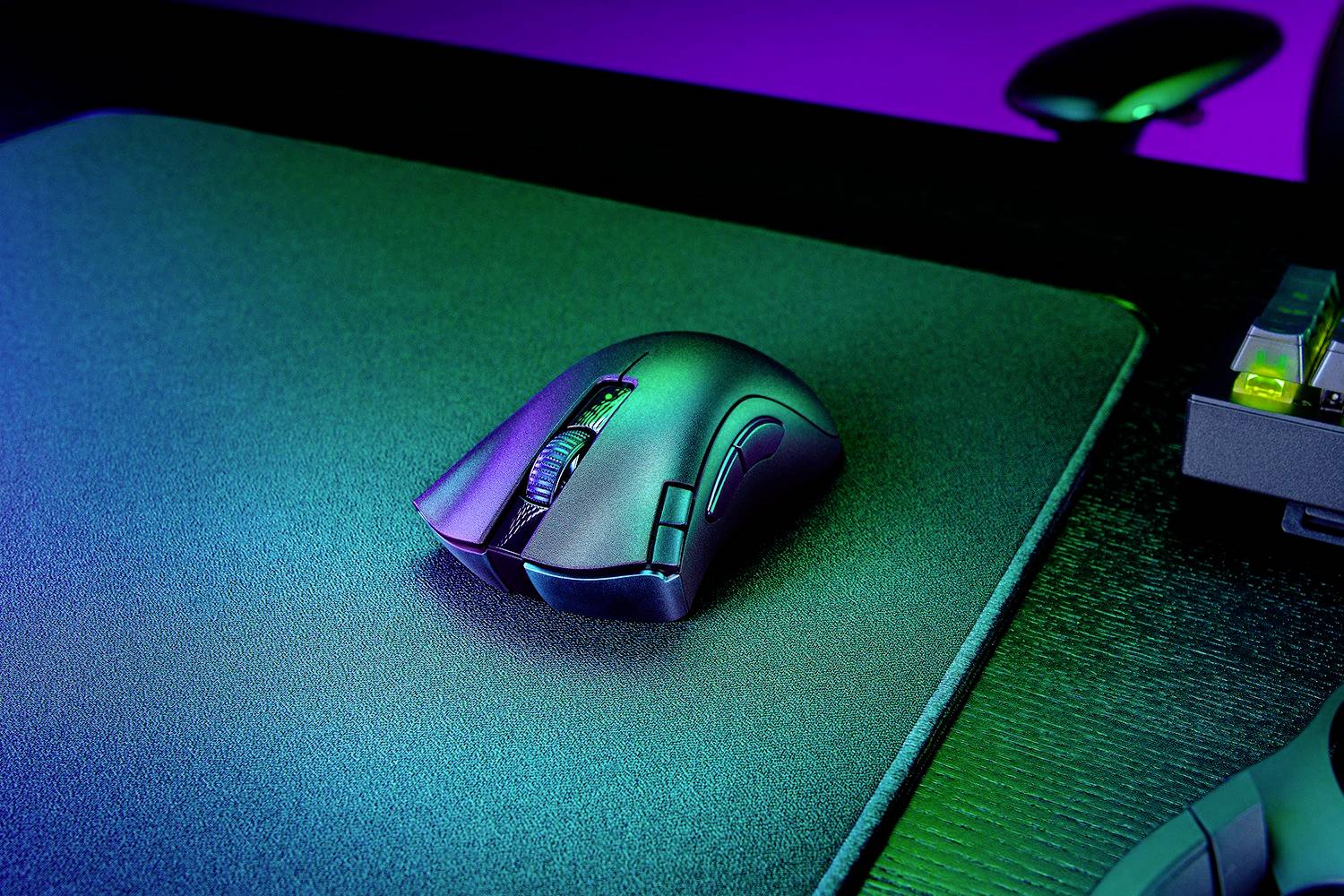 RAZER Deathadder V2 X HyperSpeed optická ergonomická herní myš, přenos Bluetooth®, bezdrátový, 7 tlačítko, 14000 dpi, če-3