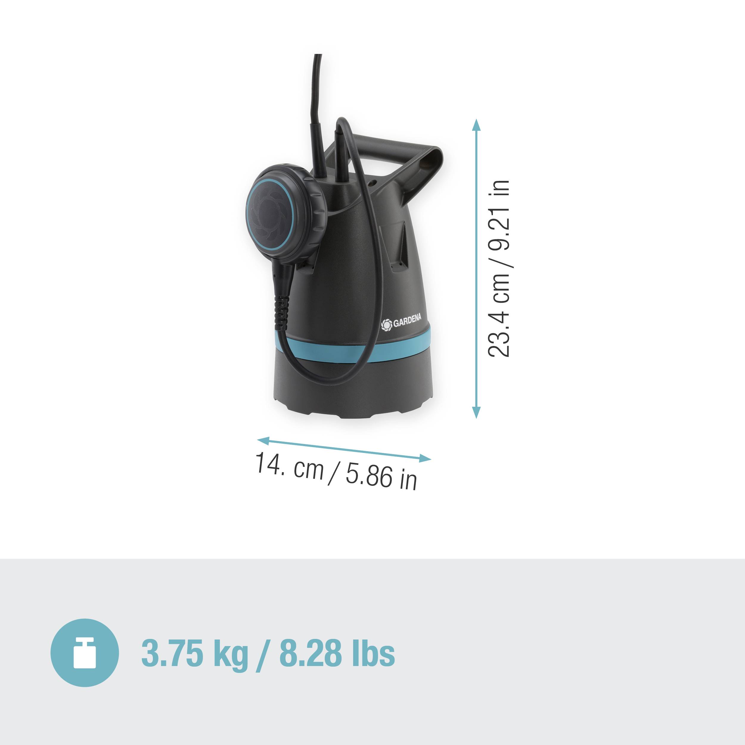 Elektrické vodní čerpadlo Gardena, černé a modré barvy, s rozměry: výška 23,4 cm, průměr 14 cm. Hmotnost: 3,75 kg.