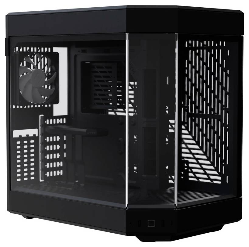 Černá PC skříň se skleněnou přední stranou, zobrazující interní větrání a prostor pro hardwarové komponenty. Ideální pro efektivní chlazení a prezentaci.