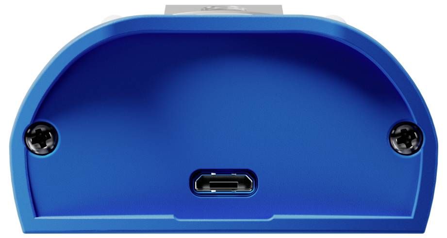 Detailní pohled na boční stranu modrého elektronického zařízení s centrálně umístěným USB-C portem a dvěma šrouby, který naznačuje možnosti připojení nebo nabíjení.