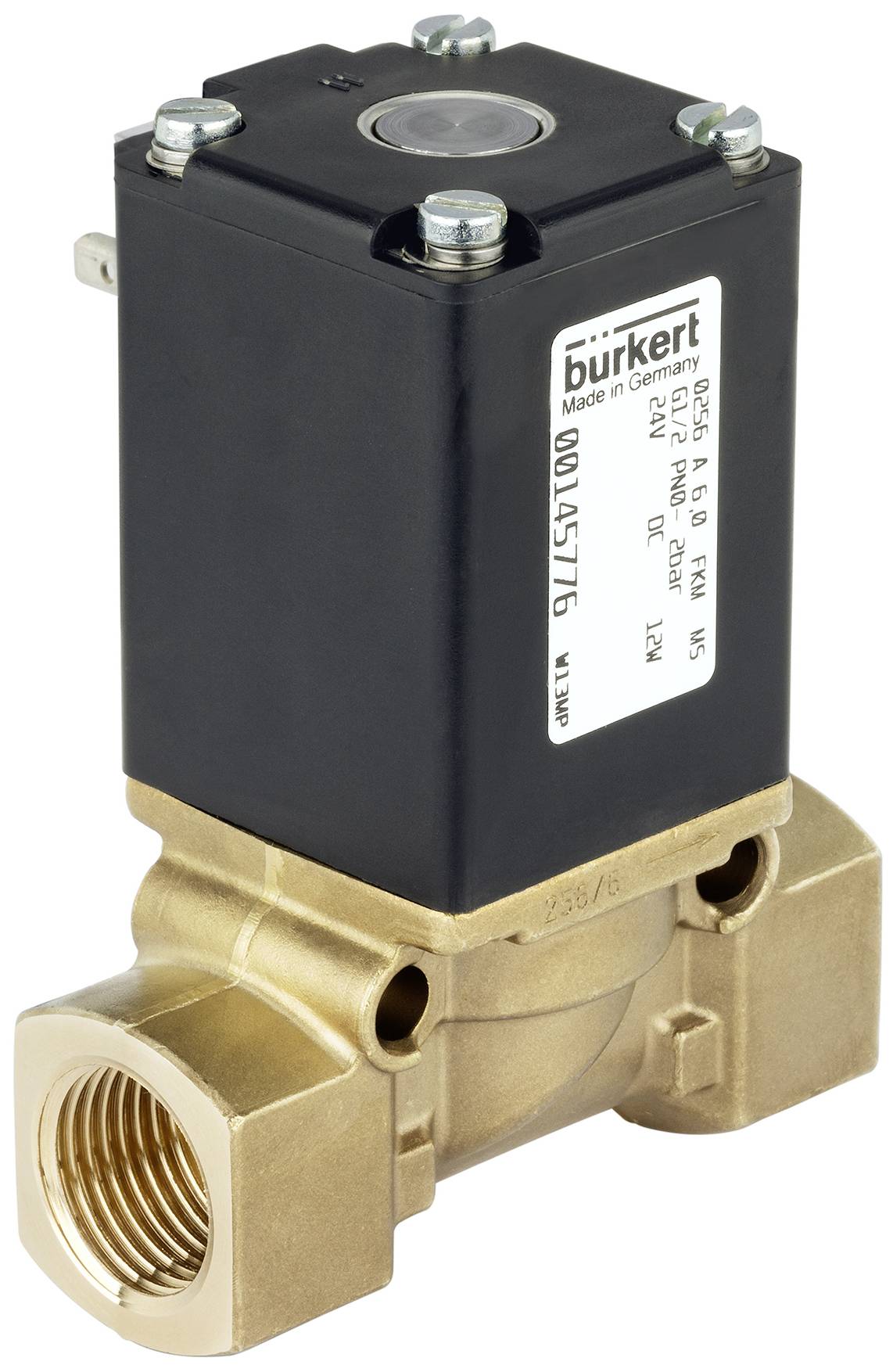 Elektromagnetický ventil s kovovým pouzdrem a černým nástavcem. Na štítku výrobce jsou viditelné technické specifikace.