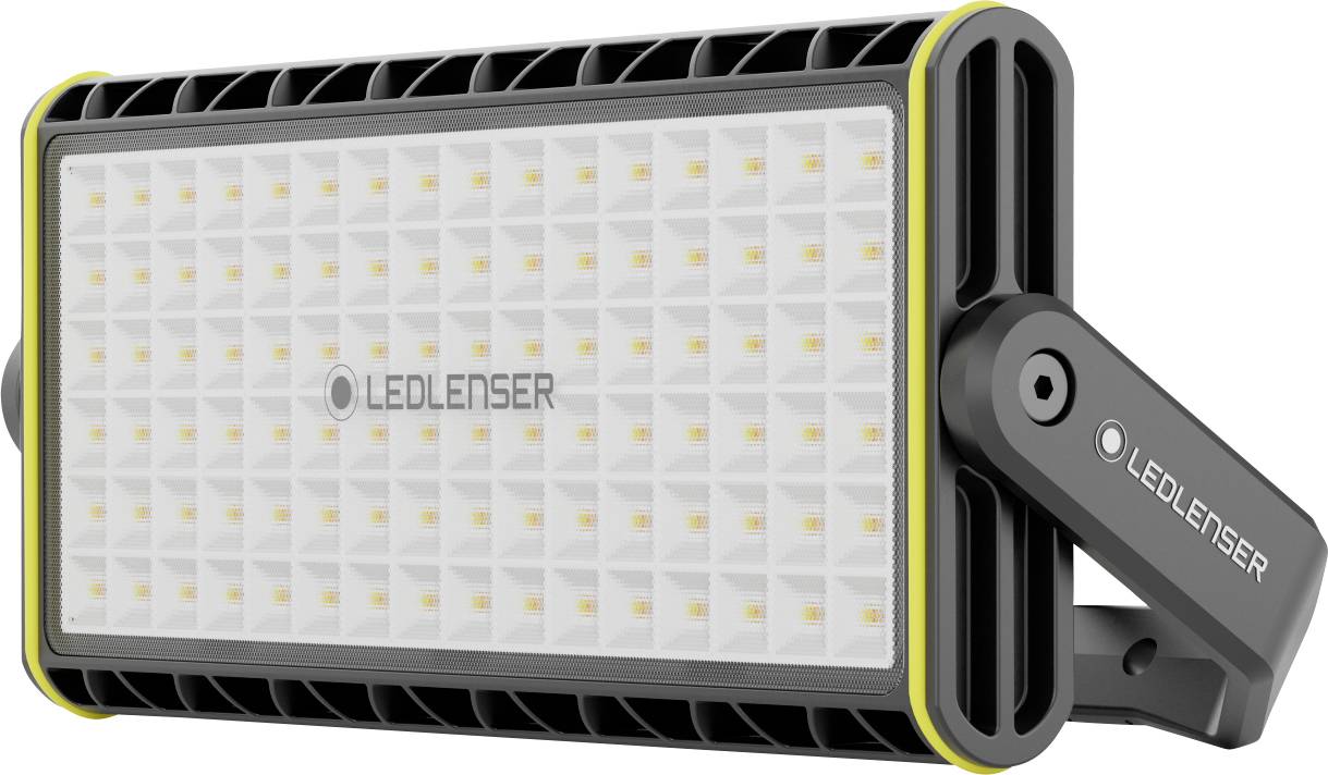 Obdélníková LED lampa s mnoha malými světelnými body, robustním černým rámečkem a sklopnou rukojetí. Označená logem 'Ledlenser'.