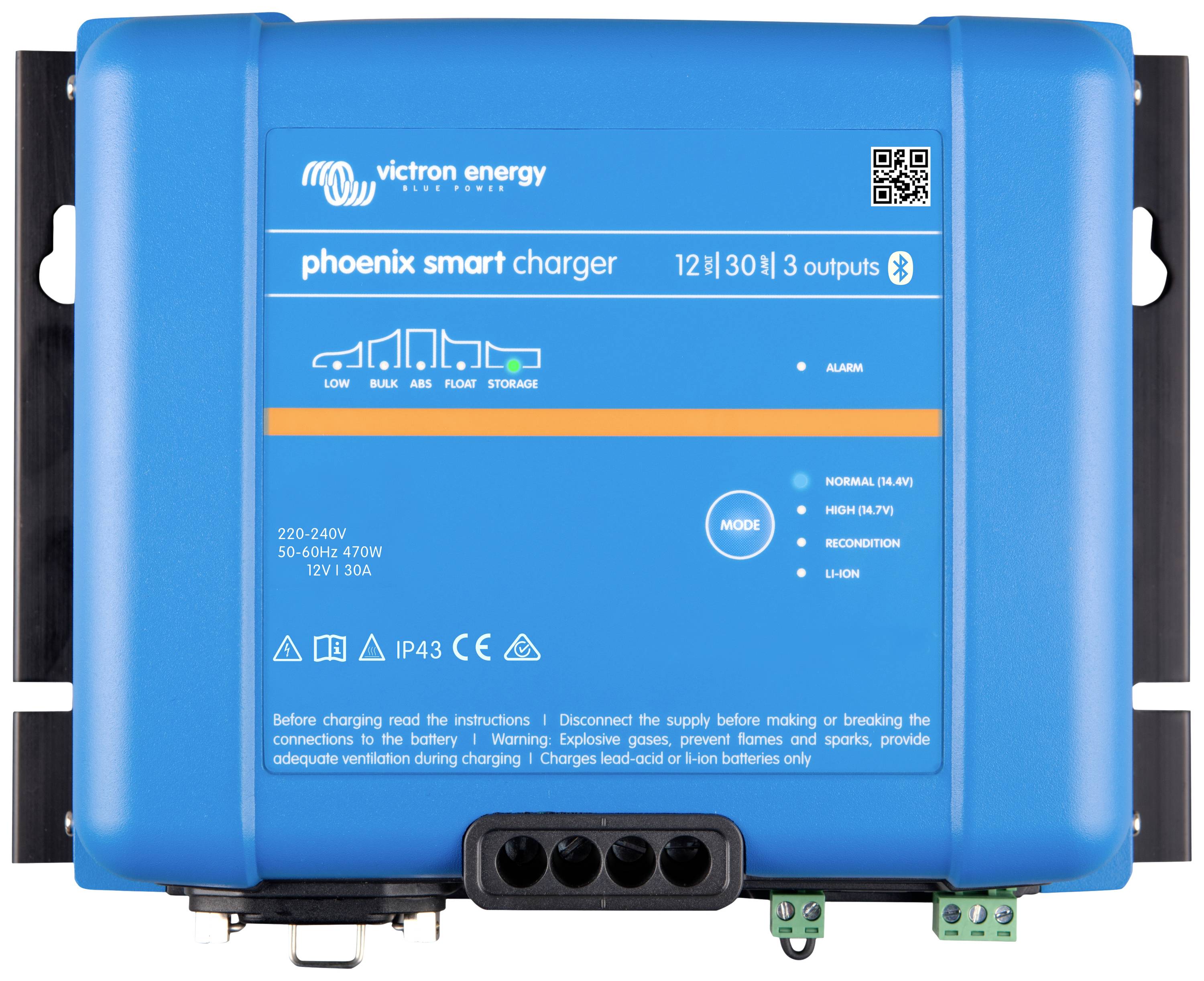 Modrá nabíječka Victron Energy Phoenix Smart Charger se třemi výstupy, model 12V/30A. Jsou viditelné indikační možnosti a varování.