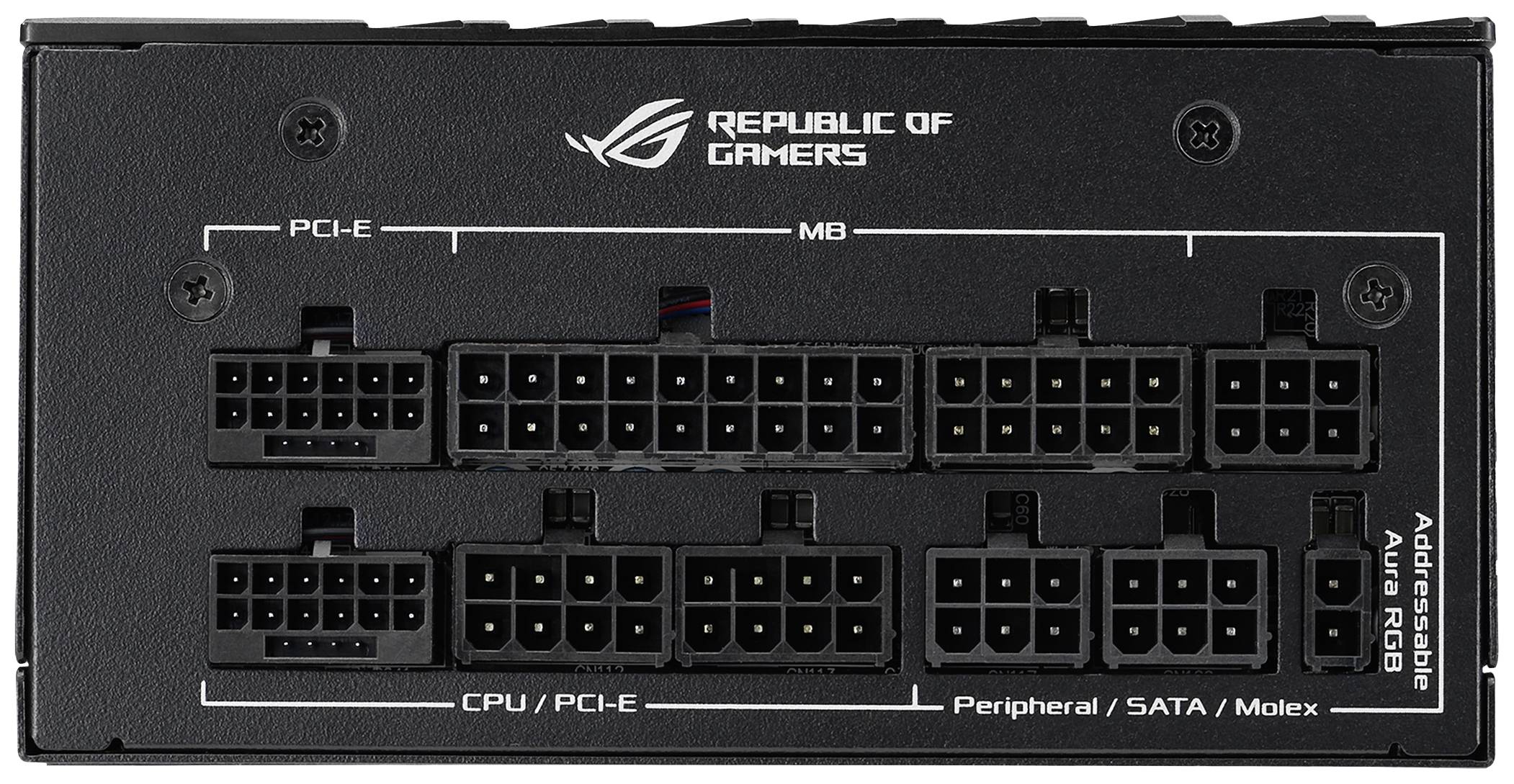 Zadní strana počítačového napájecího zdroje s různými připojovacími porty pro PCI-E, základní desku, CPU, SATA/Molex a adresovatelné RGB.