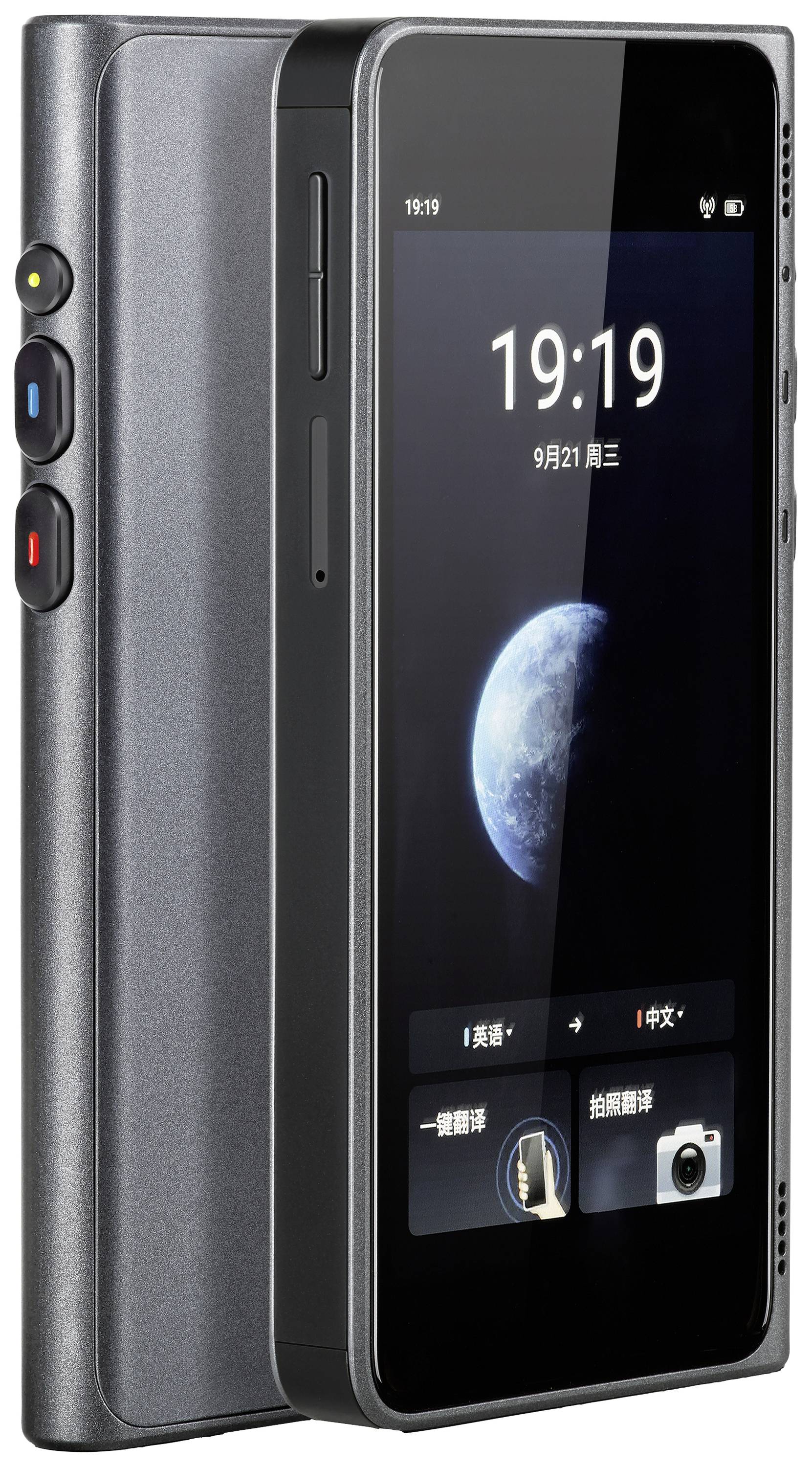 Moderní černý smartphone s lesklým displejem zobrazuje čas 19:19 a obrázek Země. Po straně jsou dva tlačítka.
