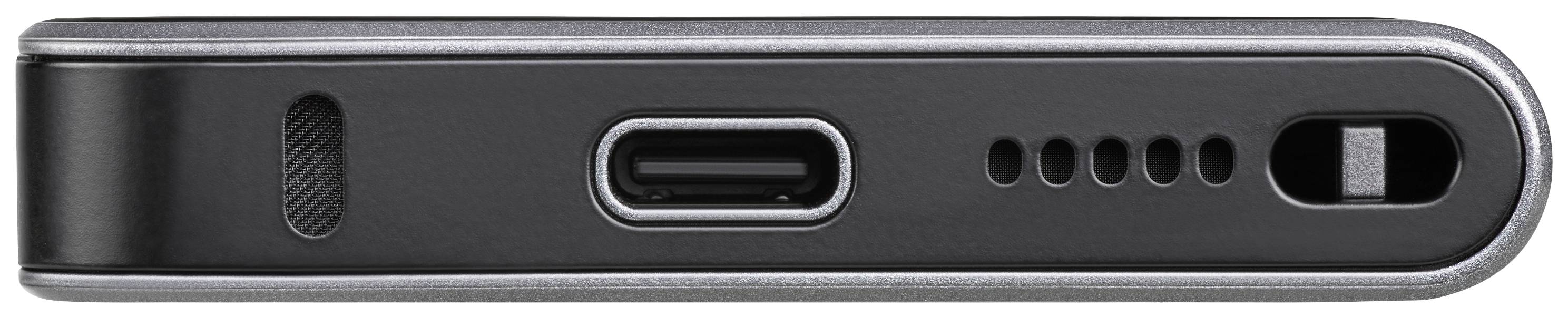 USB-C konektor na černém zařízení, obklopený několika vertikálními větracími štěrbinami a obdélníkovým přepínačem na pravé straně.