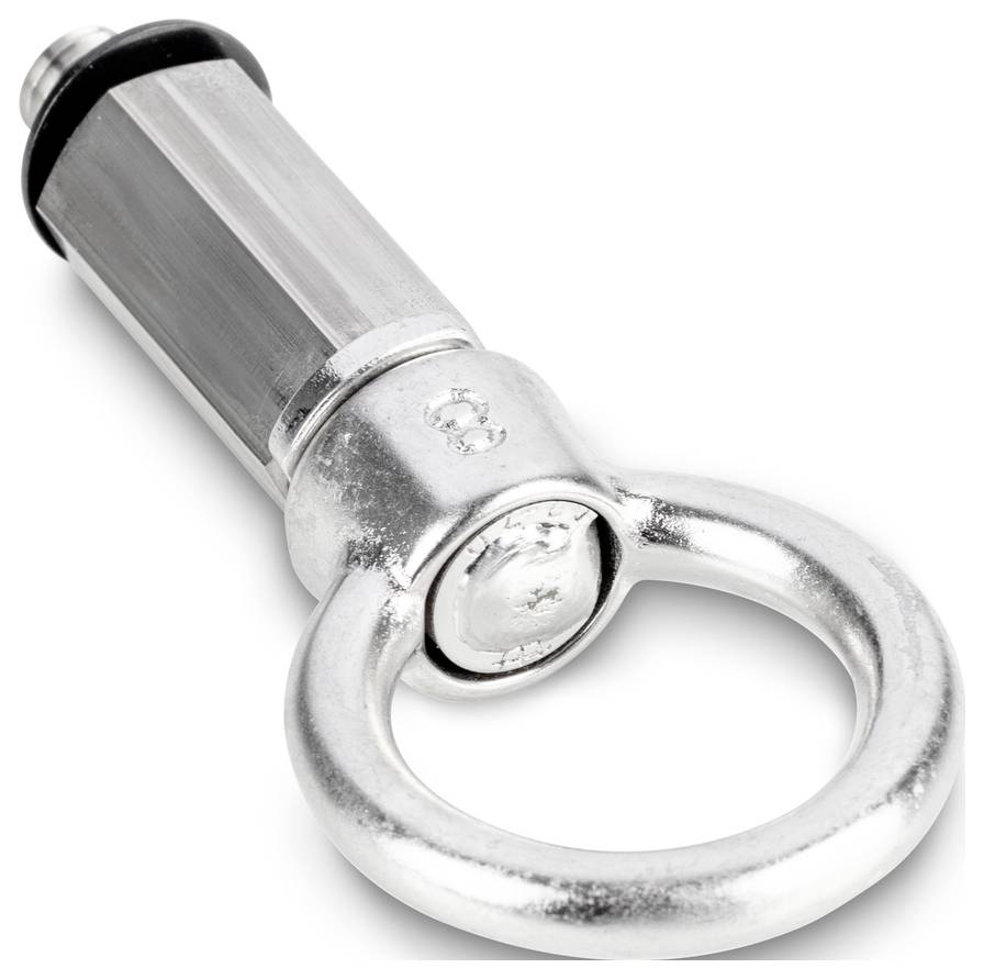 Stříbrný kovový úchyt s kulatým kroužkem a černou plastovou částí, často používaný v lezeckých nebo bezpečnostních systémech.