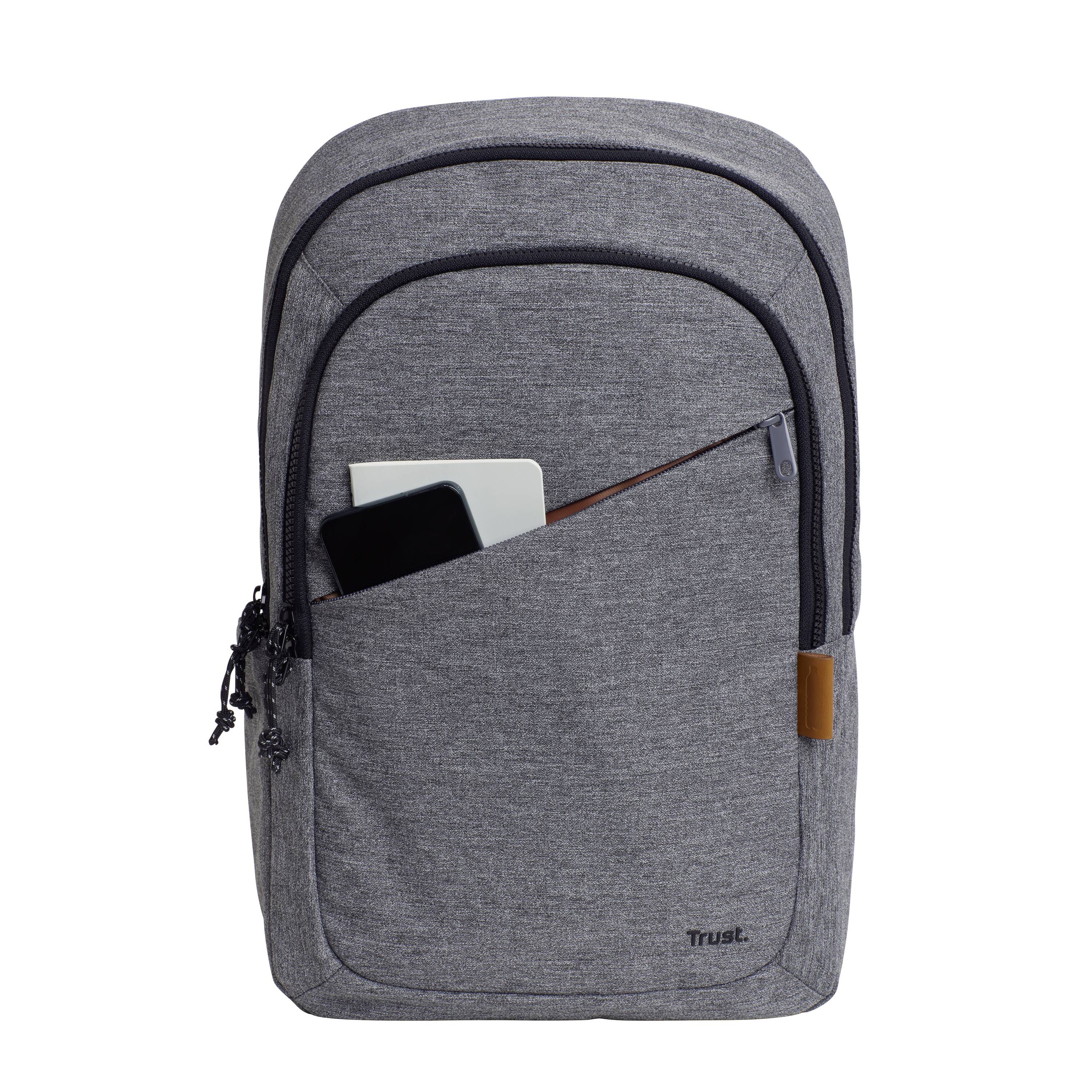 Šedý batoh s malou přední kapsou, z níž částečně vykukuje mobilní telefon a notes. Elegantní design s kvalitními zipy.
