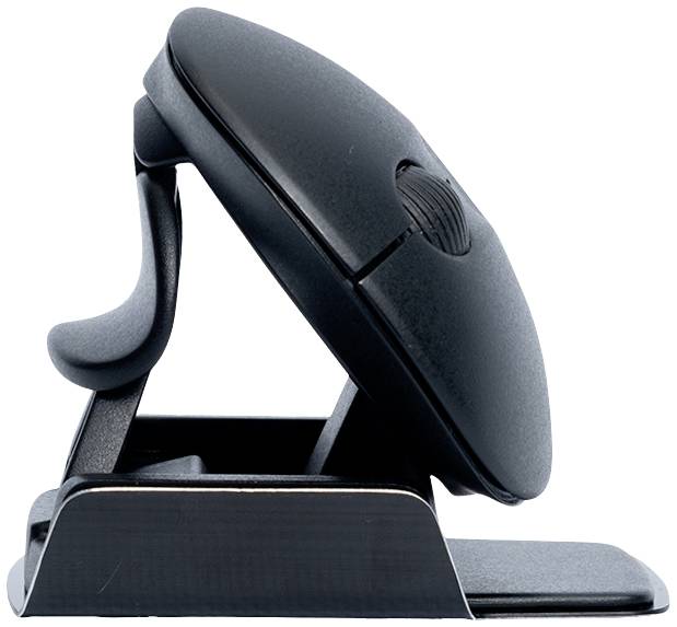 Boční pohled na černou ergonomickou počítačovou myš, která spočívá na stojanu, odhaluje její zakřivený tvar.