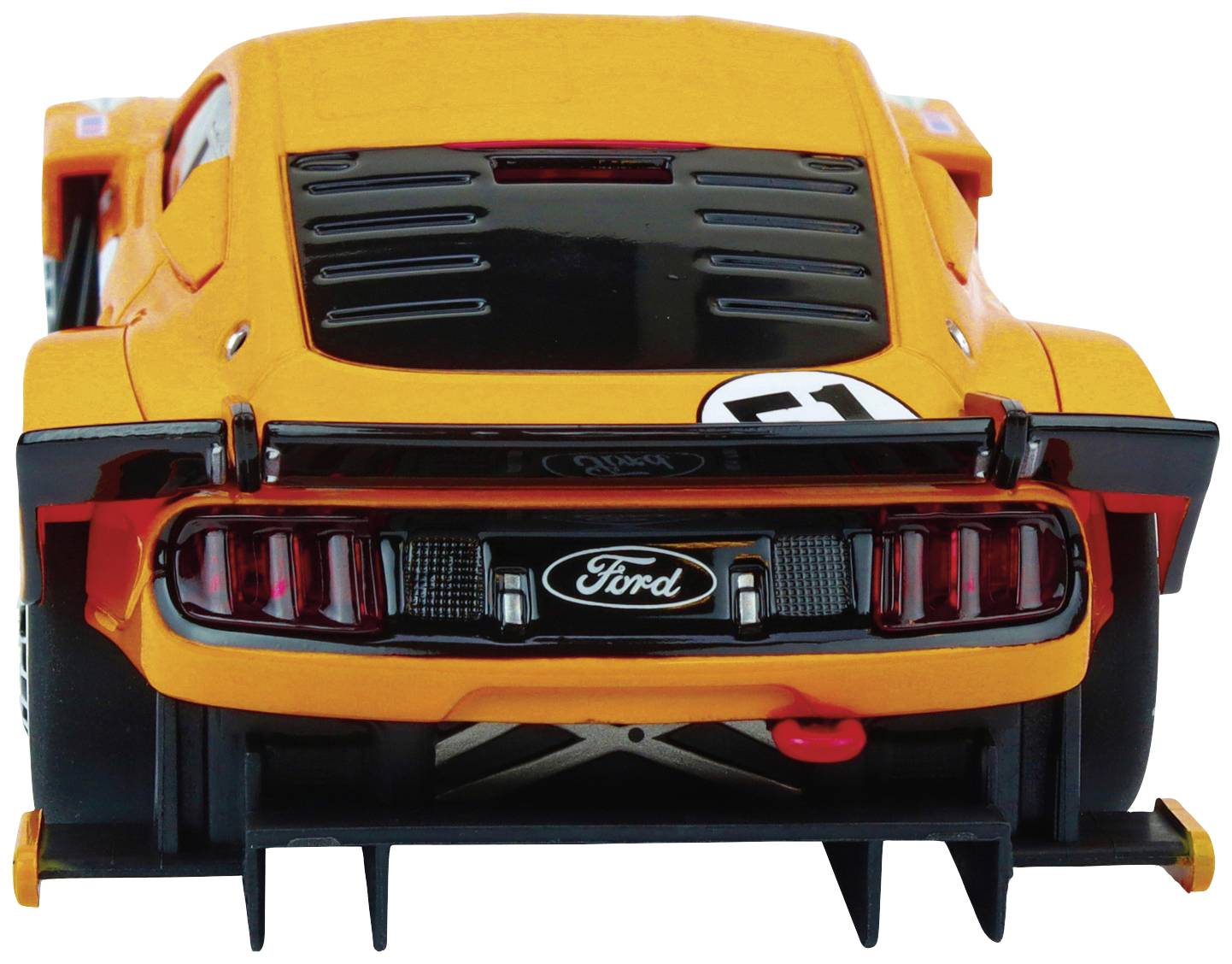 Oranžové hračkářské auto Ford Mustang pohledem zezadu, s racingovou zadní spoilerem a bílými nálepkami s číslem 81.