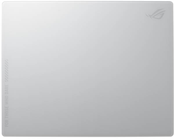 Stříbrný víceový kryt laptopu bez viditelných detailů nebo firemních log.