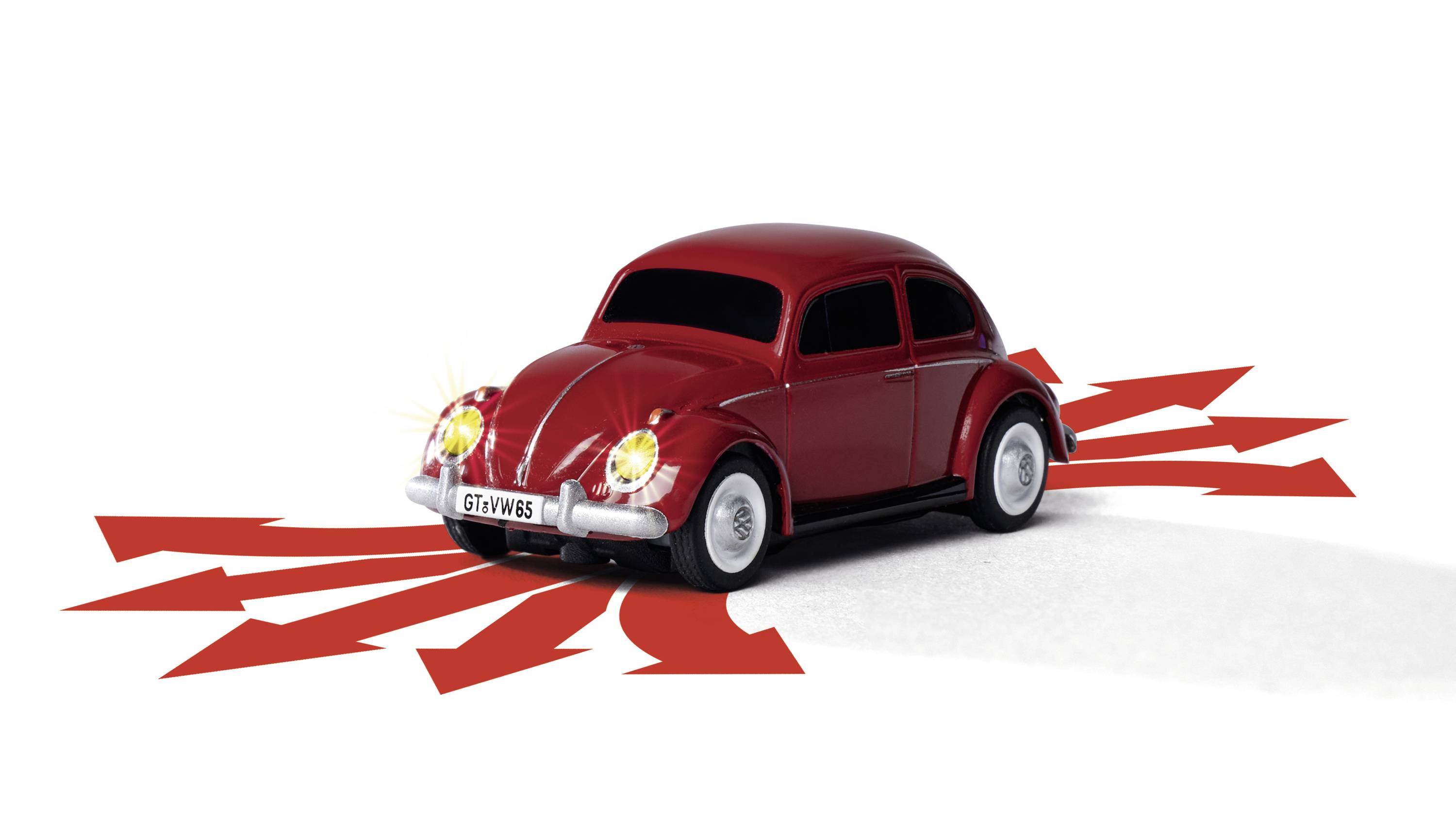 Červené klasické auto ukazuje různými směry a symbolizuje rozhodování. Červené šipky na zemi znázorňují možnosti.