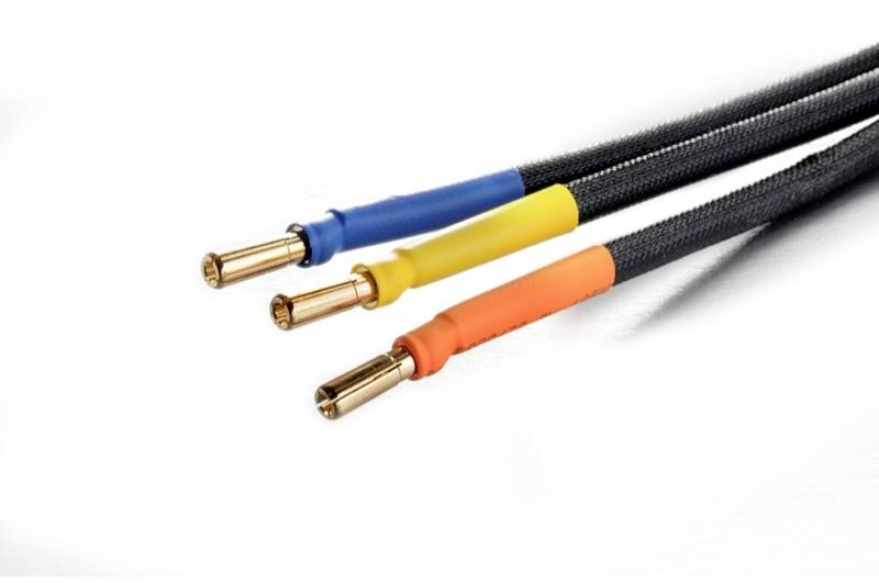 Tři kabely s konci v různých barvách: modrá, žlutá a oranžová. Jsou vhodné pro elektrické nebo elektronické připojení.