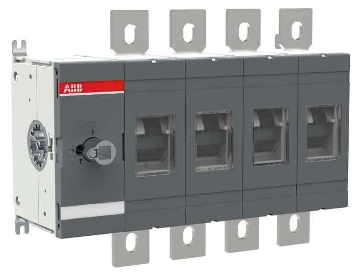 Šedý, vícepólový odpínač ABB, namontovaný a připravený k instalaci v elektrickém systému.