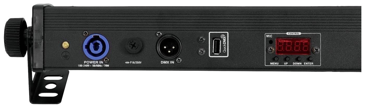 'Zadní strana elektronického zařízení s napájecí zásuvkou Power-Con, konektorem XLR, vstupem/výstupem DMX a digitálním displejem.'