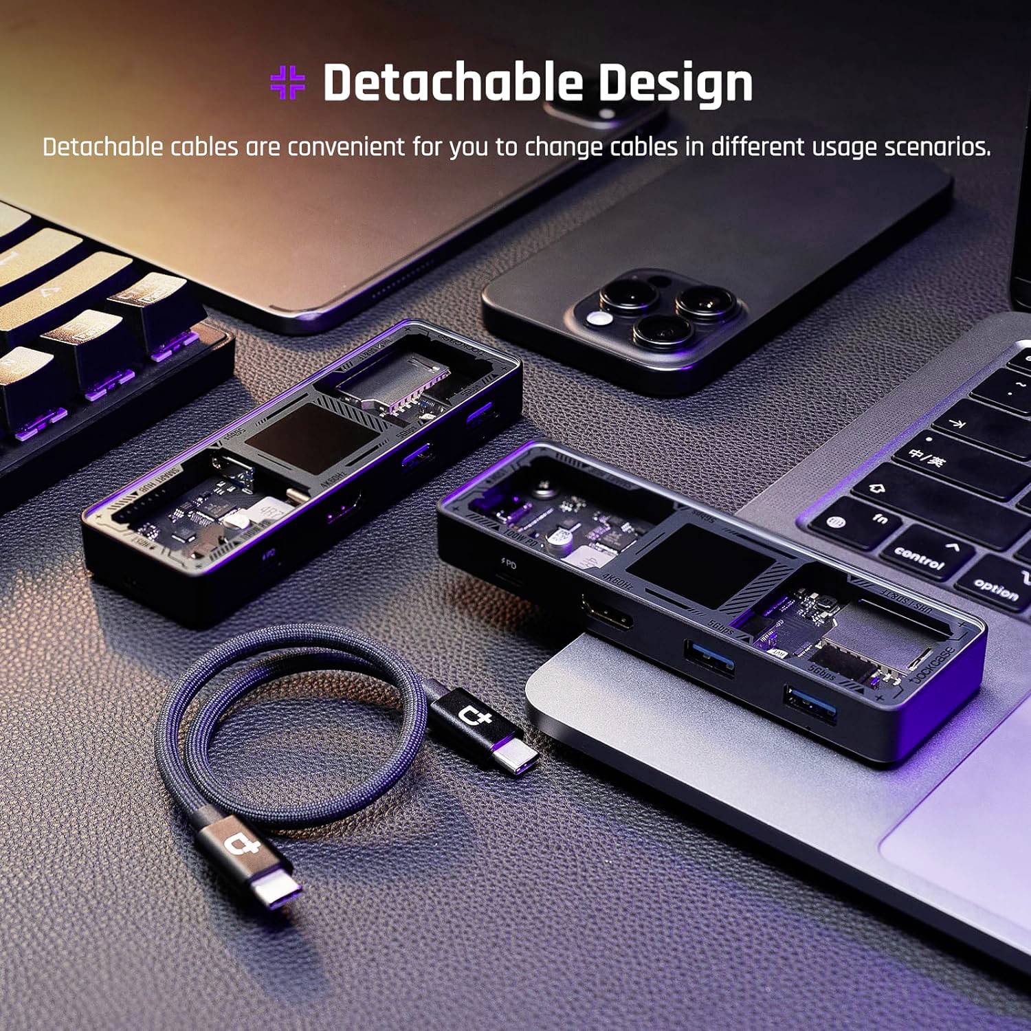 Odnímatelný design - Elektronická zařízení s odpojitelnými kabely na stole. Praktické pro výměnu kabelů v různých situacích.