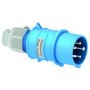 Modrá CEE zástrčka s nápisem 'Fázový otočný přepínač Phase Inverter' na straně ukazuje tři kovové kolíky pro připojení.