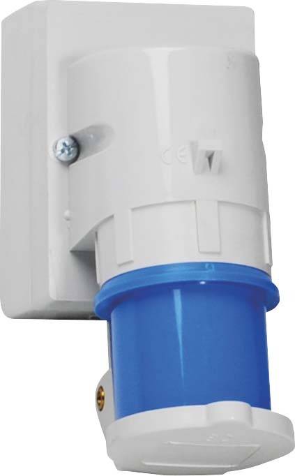 Modrá CEE nástěnná zásuvka s bílým krytem pro průmyslové aplikace, namontovaná na bílé nástěnné desce.