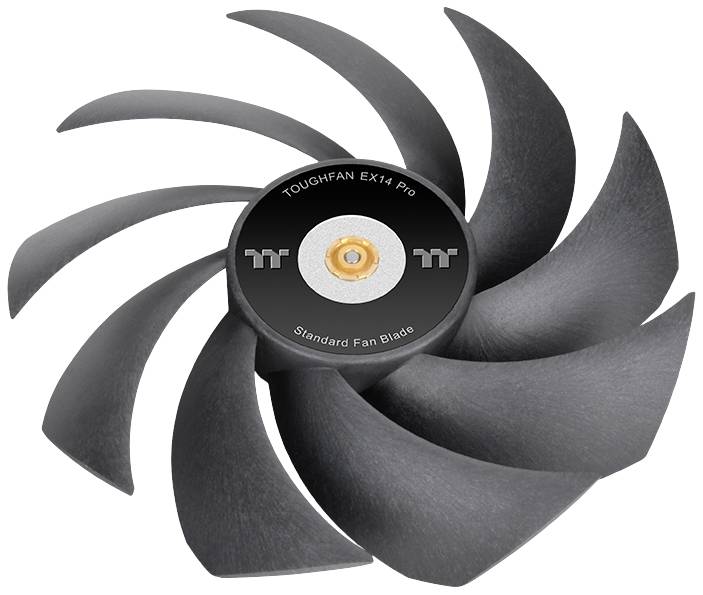 Černý ventilátor s jedenácti zakřivenými lopatkami, označený štítkem 'TOUGHFAN EX14 Pro Standard Fan Blade'; technologie pro chladicí systémy.